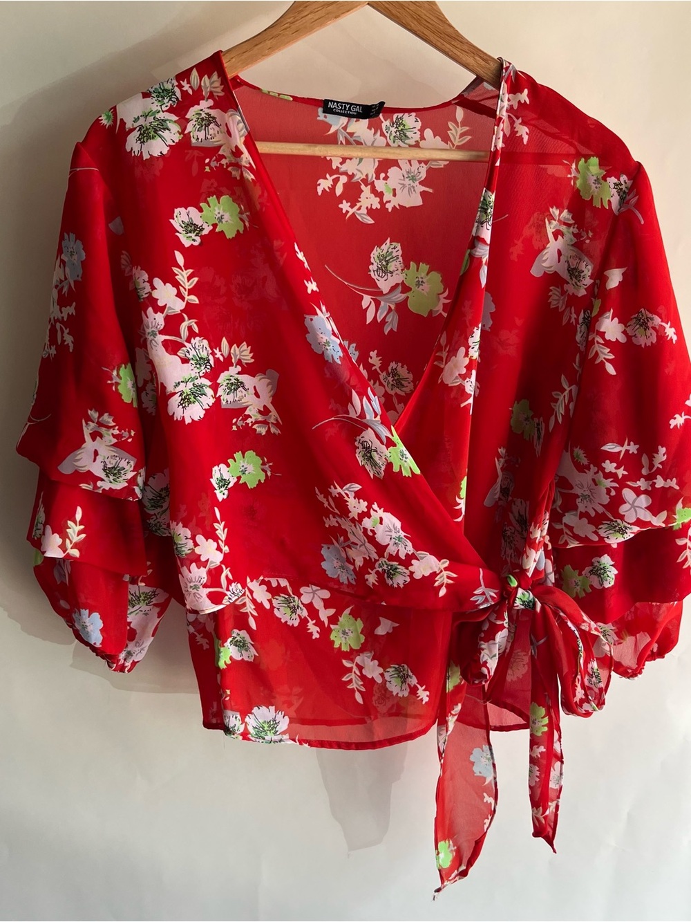 Nasty Gal Wrap Blouse Red Floral Sz 6 Women’s Sheer Ruffle Flutter EUC